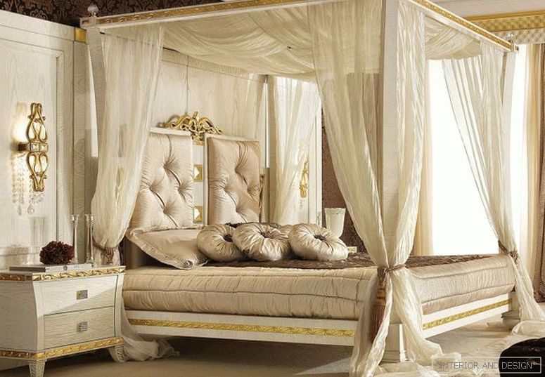 Four Poster Bed 6