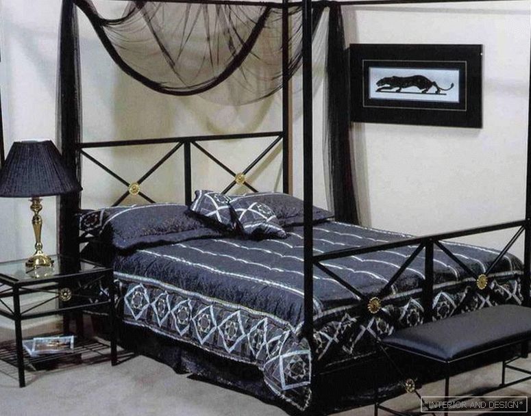 Four Poster Bed 7