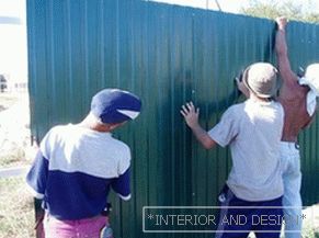 Ugradnja profila metala za ogradu