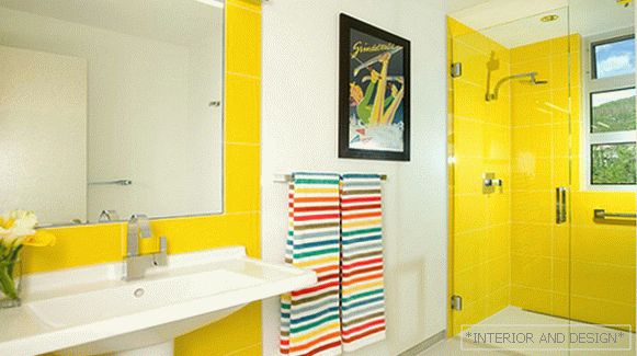 Pločice raznih boja u zimskom kupatilu - 2